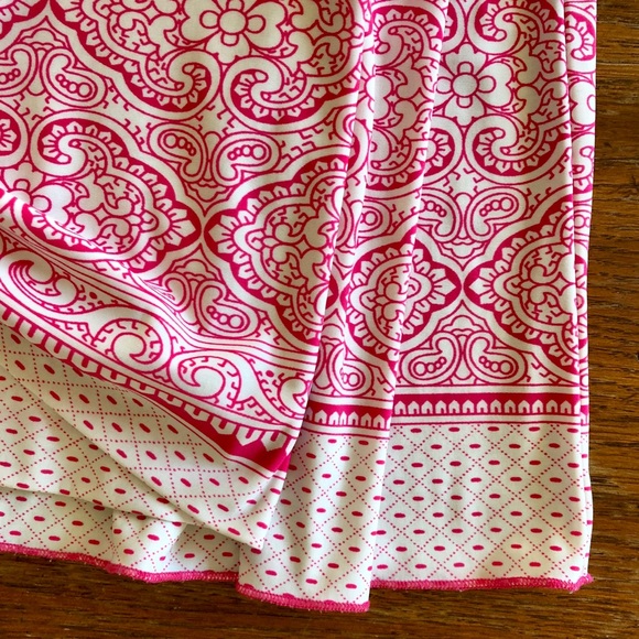 Strapless dress with pink detailing - Picture 7 of 8